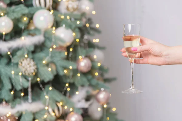 Fille Sur Fond Noël Avec Champagne Concentration Sélective Vacances — Photo