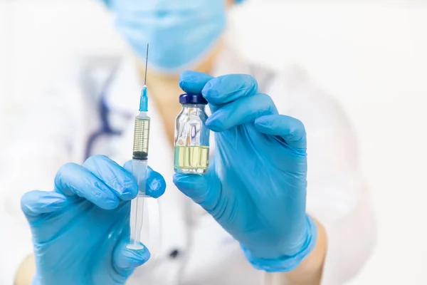 Orvos Feltölti Fecskendőt Gyógyszerrel Közelről Védőoltás Védőoltás Szelektív Fókusz Védőoltás — Stock Fotó
