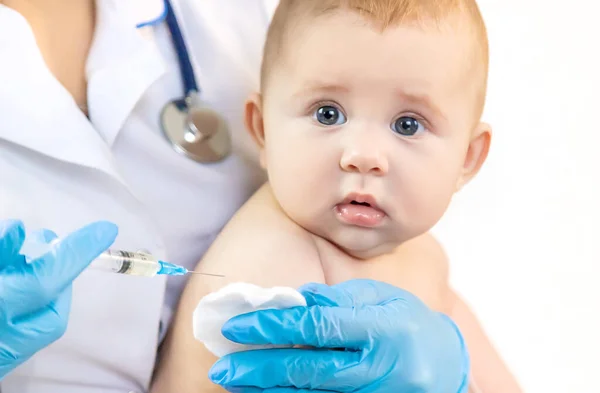 Vacunación Bebé Por Médico Hospital Enfoque Selectivo Medicina — Foto de Stock