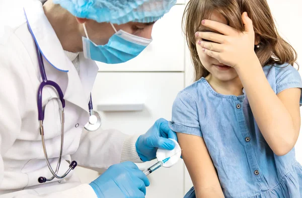 Vacunación Niños Inyección Manual Viborochniy Focus Personas —  Fotos de Stock