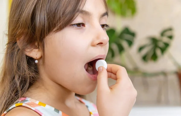 Vitamin Pille Für Ihr Kind Nahrungsergänzungsmittel Für Kinder Selektiver Fokus — Stockfoto