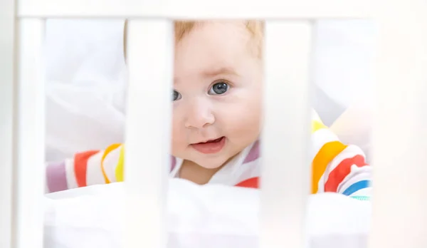 Baby Wieg Gaat Naar Bed Selectieve Focus Mensen — Stockfoto