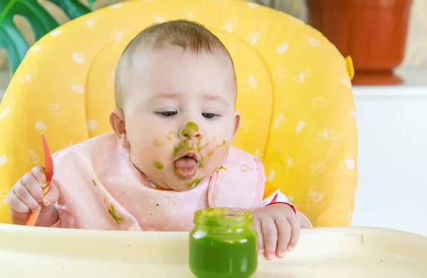 Little Baby Eating Broccoli Vegetable Puree Selective Focus People — Stock Photo, Image