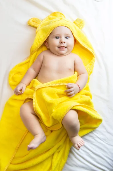 Little Baby Towel Bathing Selective Focus People — Stock Photo, Image