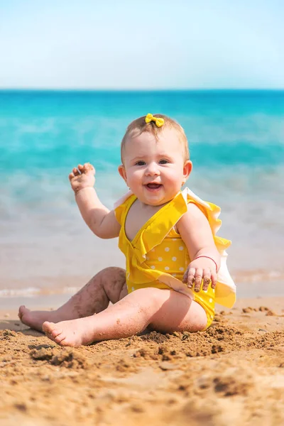 Ребенок Пляже Моря Выборочный Фокус Природа — стоковое фото