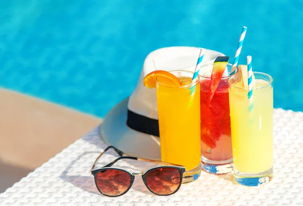 Cocktails Pool Drinks Selective Focus Food — Stock Photo, Image