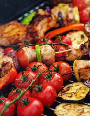 Sebze ve et ızgara. Seçici odaklanma. Yiyecek..