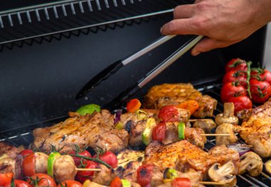 Sebze ve et ızgara. Seçici odaklanma. Yiyecek..