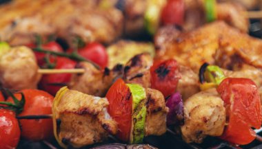 Sebze ve et ızgara. Seçici odaklanma. Yiyecek..