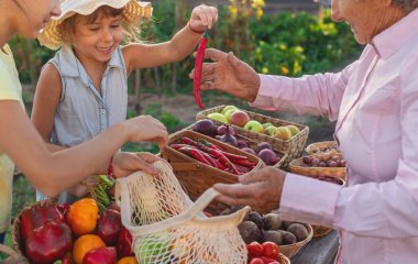 Sebze pazarında. Seçici odaklanma. Yiyecek..