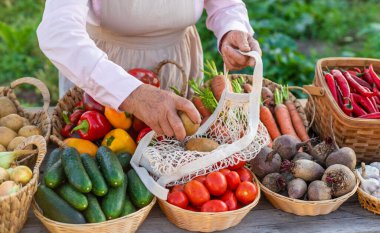 Sebze pazarında. Seçici odaklanma. Yiyecek..