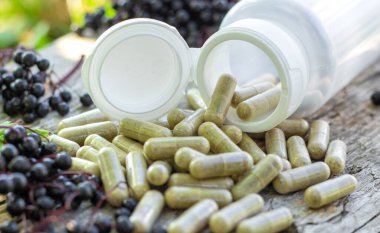 Mürver tentürü ve takviyeler. Seçici odaklanma. Doğa.