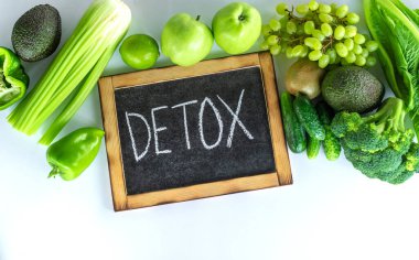 Detoks için yeşil gıdalar. Seçici odaklanma. Doğa.