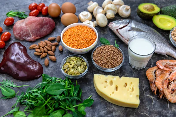 B vitamini içeren yiyecekler. Seçici odaklanma. Yiyecek..