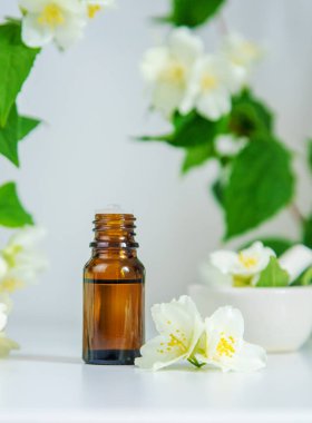 Spa salonu yasemin yağı. Seçici odaklanma. Doğa.