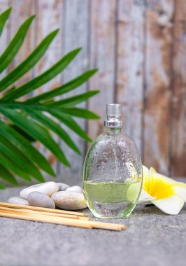 Arka plan spa kozmetik ürünleri, yağlar ve bitkiler. Seçici odaklanma. Doğa.