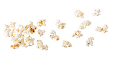 Beyaz arka planda izole edilmiş patlamış mısır. Seçici odaklanma. Yiyecek..