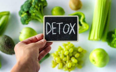 Detoks için yeşil gıdalar. Seçici odaklanma. Doğa.