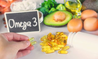 Ürünler Omega 3 içerir. Seçici odaklanma. yiyecek.