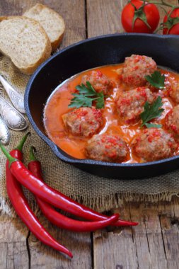 Domates soslu köfte. 