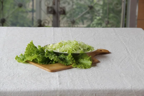 Salad of fresh cabbage and lettuce — Stock Photo, Image