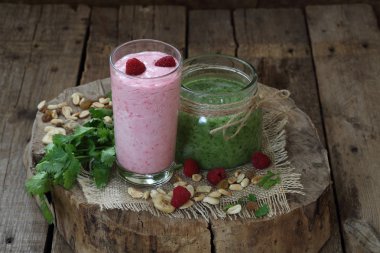 kivi ve ahududu güler yüzlü smoothies