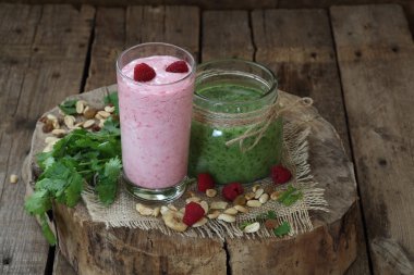 kivi ve ahududu güler yüzlü smoothies