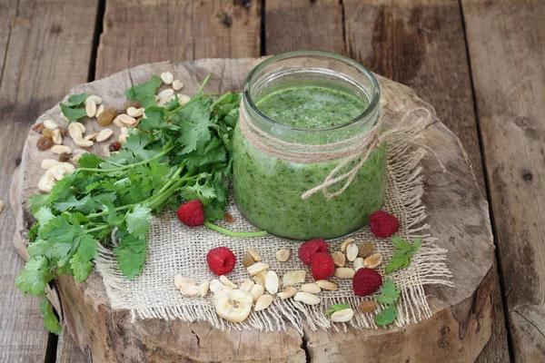 Smoothie made from ripe kiwi — Stock Photo, Image