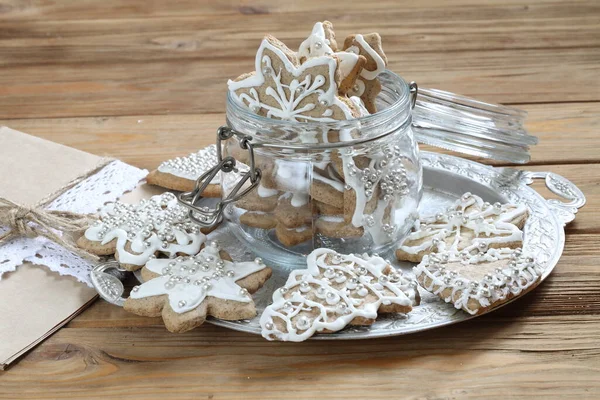 Kerstkoekjes Glazen Pot Houten Ondergrond — Stockfoto