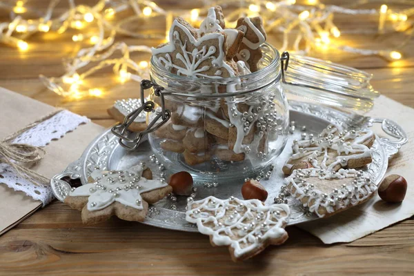 Peperkoek Koekje Met Kerst Slinger Lichten — Stockfoto