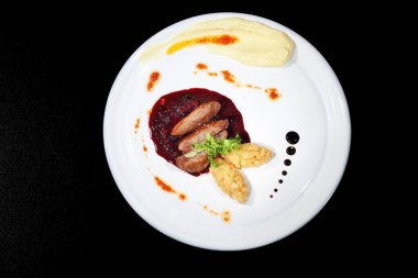 Erik soslu Pekin ördeği