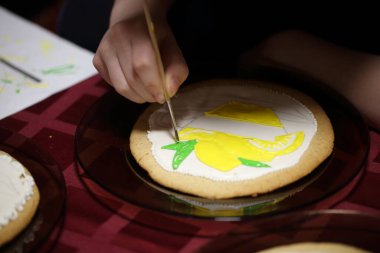 Zencefilli ekmeğin sanatsal tablosu. Zencefilli çörek..