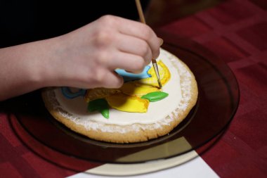 Zencefilli ekmeğin sanatsal tablosu. Zencefilli çörek..