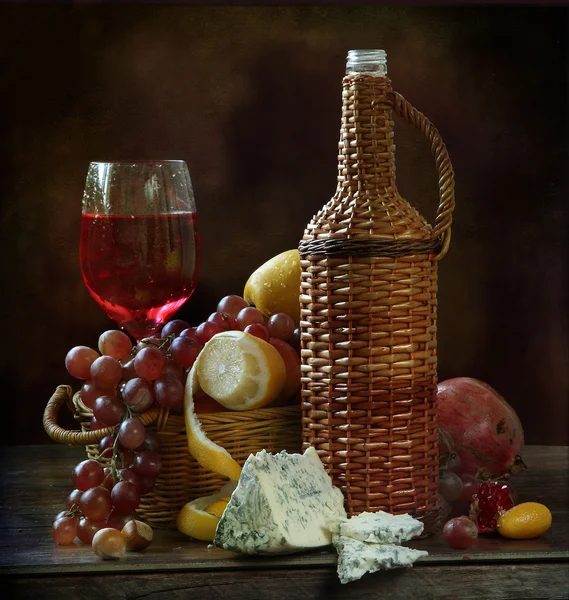 Vin med ost och frukt — Stockfoto