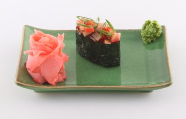 Suşi sebze, zencefil ve wasabi ile