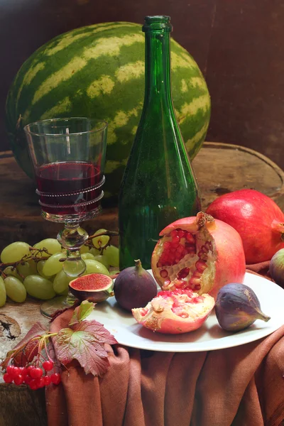 Wein und Obst — Stockfoto