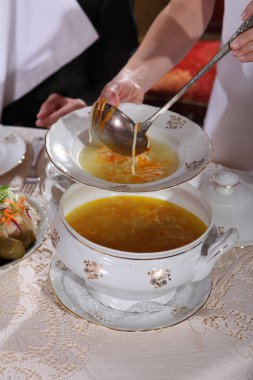 Eller dökün çorba - erişte çorbası servis tabağı