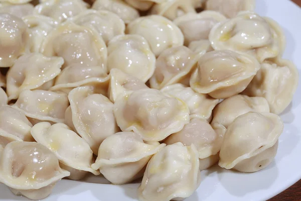 Pelmeni met boter — Stockfoto