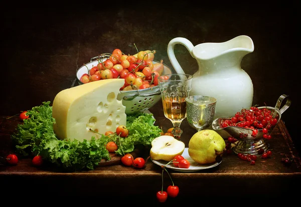 Wine, cheese, sweet cherry, red currant and white jug — Stock Photo, Image