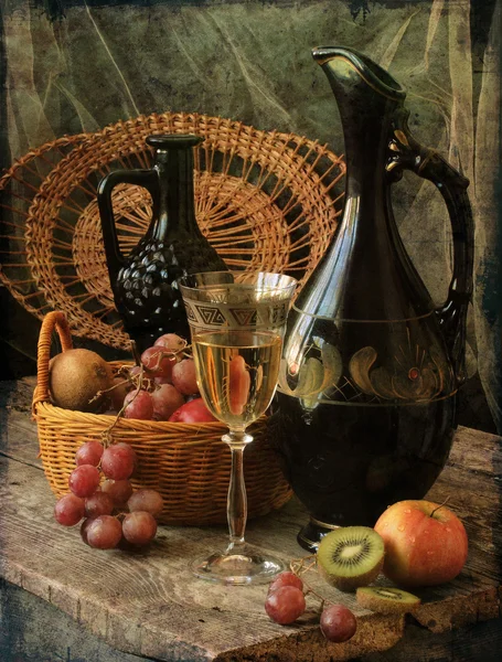 Vin, druvor och tillbringare — Stockfoto