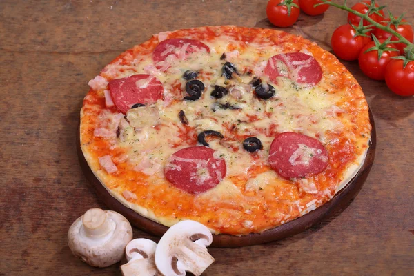 Pizza — Stockfoto