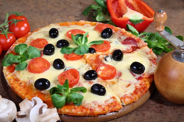 Pizza — Stockfoto