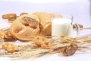 Süt ve un evi toplu rulo üzerinde beyaz bir backg