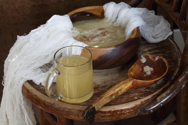 Kvass (kvas) en casa sobre el fermento de grano —  Fotos de Stock