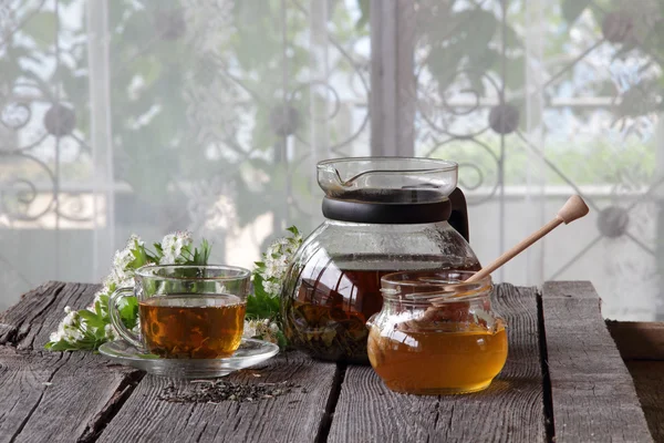 Çay şeffaf Kupası ve süt cam sürahi