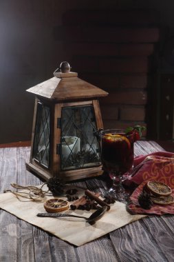 Saydam bir cam mulled şarap