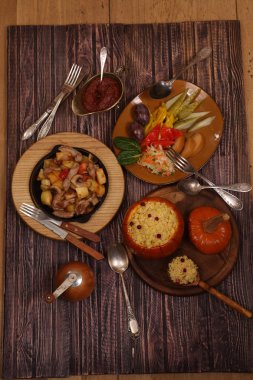  Et kızartma alan mantar ve patates ve darı tahıl 