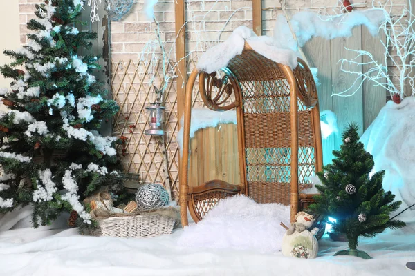 새 해의 고리 버들 세공의 자와 모피-나무 인테리어 — 스톡 사진