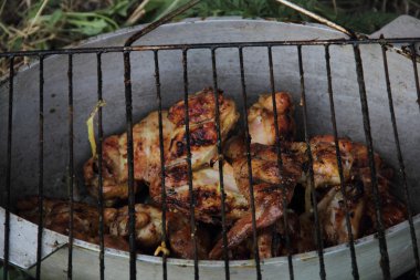 Barbekü tavuk kanatları