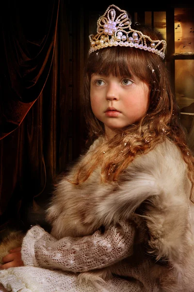 Retrato de la niña en ropa de invierno —  Fotos de Stock